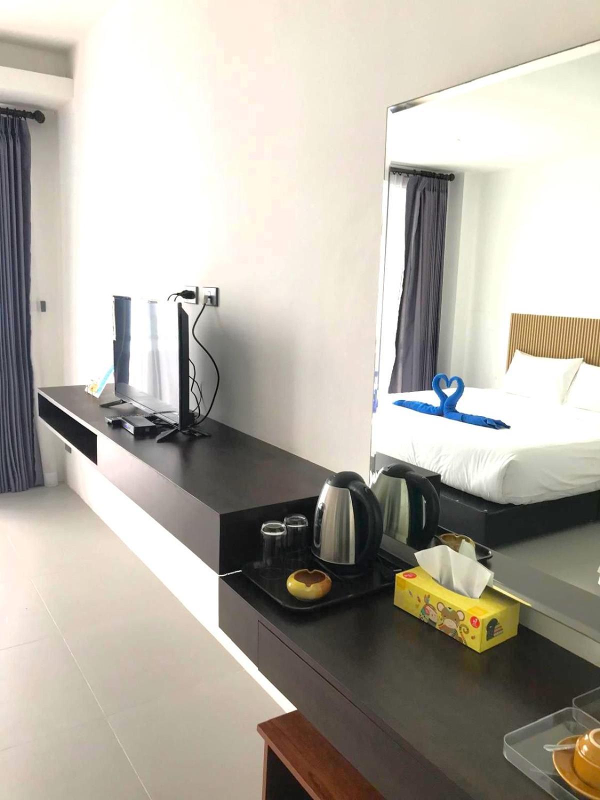Rockstar Beach Apartments Bangrak Plajı Dış mekan fotoğraf